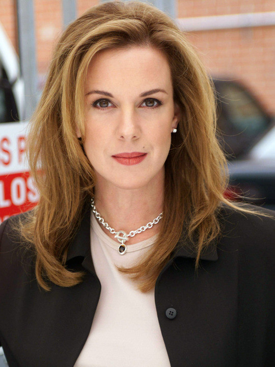 Elizabeth Perkins