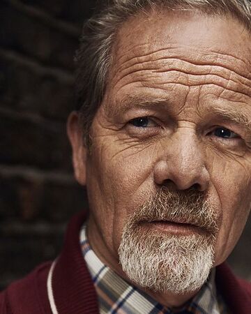 Peter Mullan