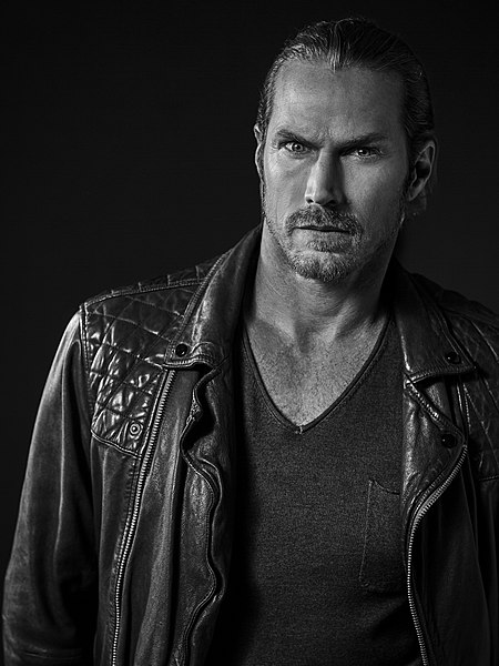 Jason Lewis