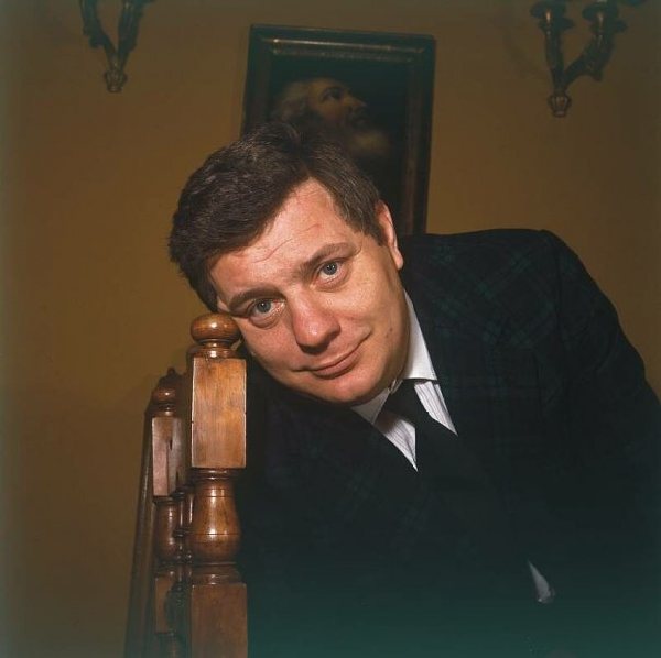 Renzo Palmer