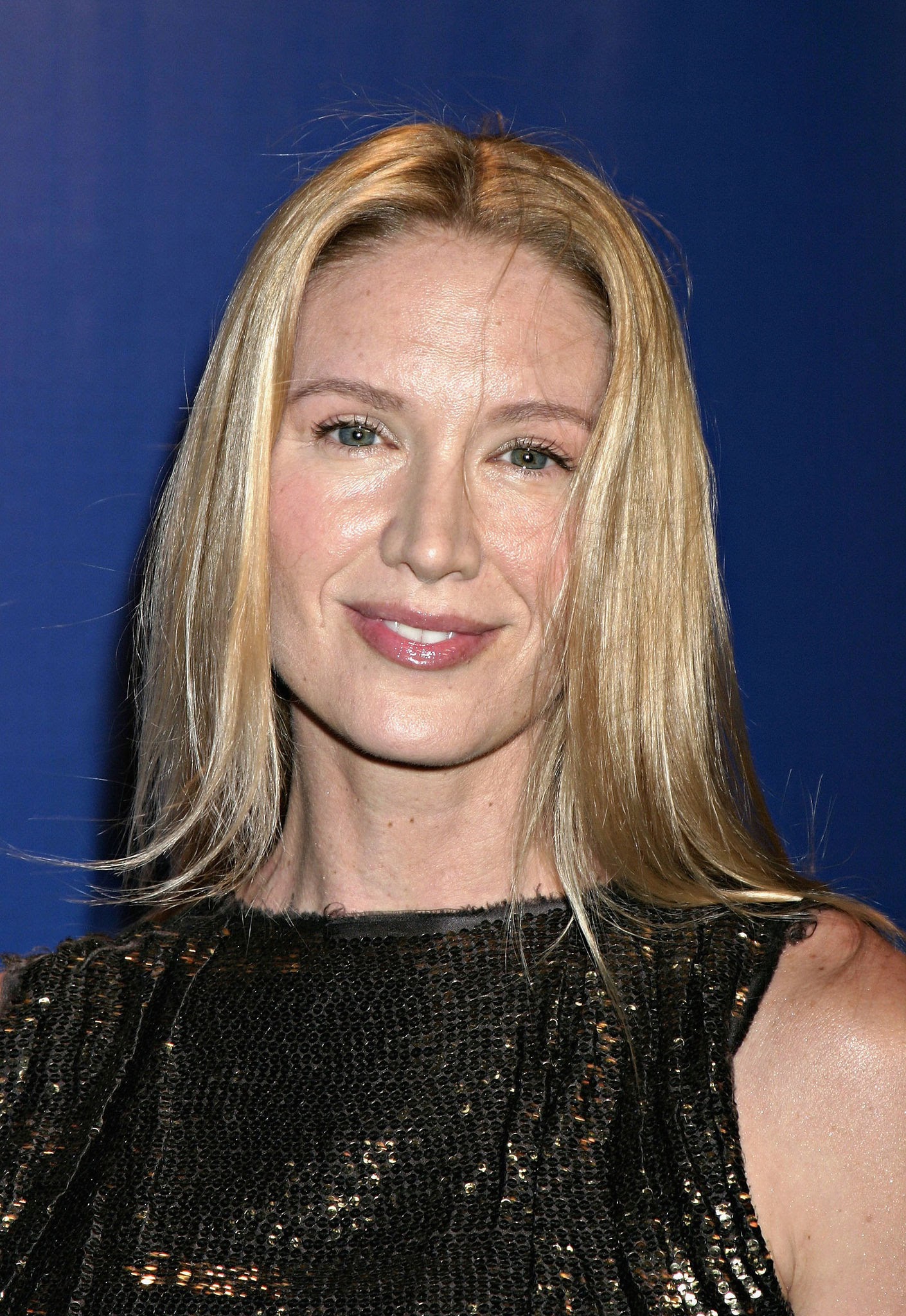 Kelly Lynch