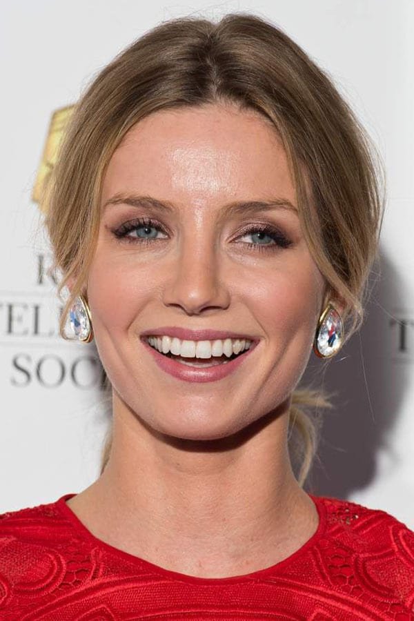 Annabelle Wallis
